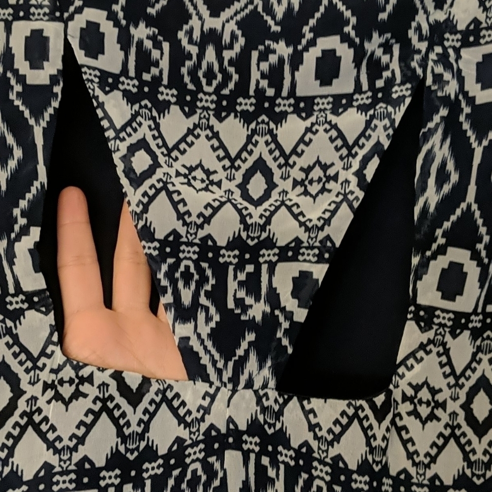 MIDNIGHT DOLL Flowy Cutout Back Dress - Picture 6 of 6